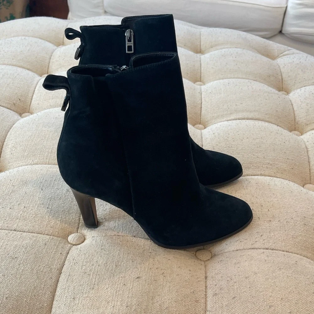 Coach women’a black suede high heel booties - Picture 3 of 13